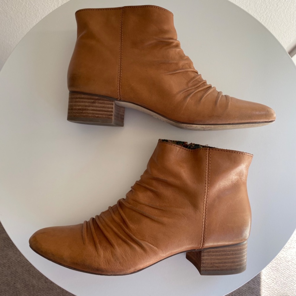 Seychelles Anthropologie Boots Leather Ruched Zip Ankle 8.5 Tan Brown